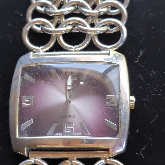Vintage GG Quartz Watch Plum Dial Chain Link Bold Retro Watch Gift for Her - Picture 3 of 12